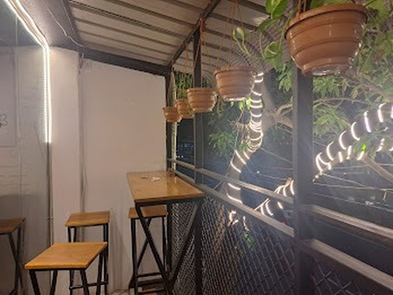 Resto balcony seating